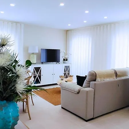 Holidays Centro * نازاريه