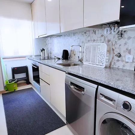 Holidays Centro نازاريه