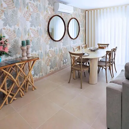 Holidays Centro Apartment *