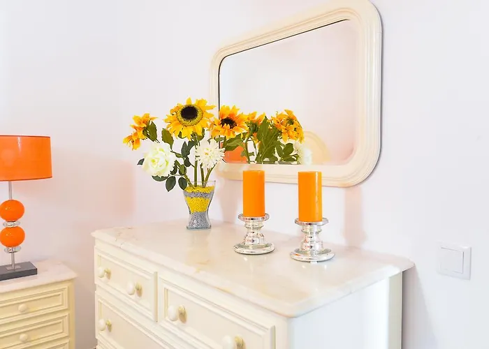 Holidays Centro * نازاريه