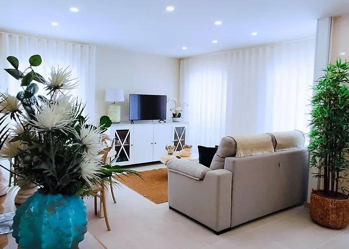 Holidays Centro * نازاريه