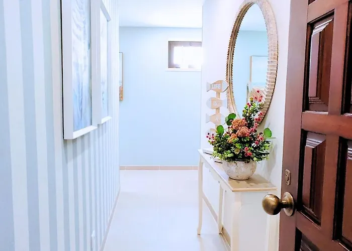 Holidays Centro شقة نازاريه