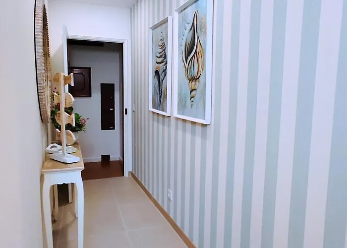 Holidays Centro * نازاريه