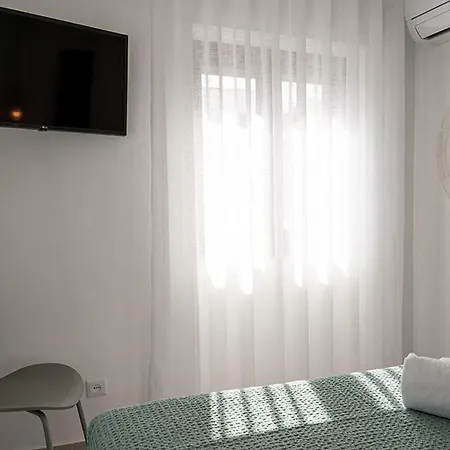 Holidays Centro نازاريه