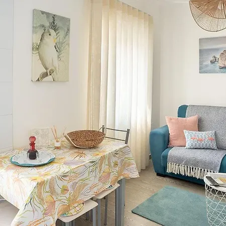 Holidays Centro شقة نازاريه