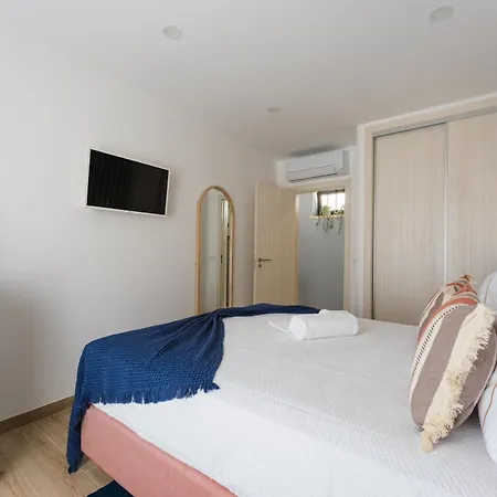 Holidays Centro شقة نازاريه
